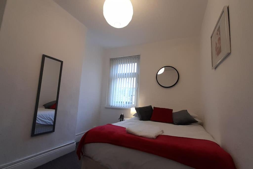 Spacious 4 Bedroom, Free Netflix, Central Location Cardiff Exterior photo